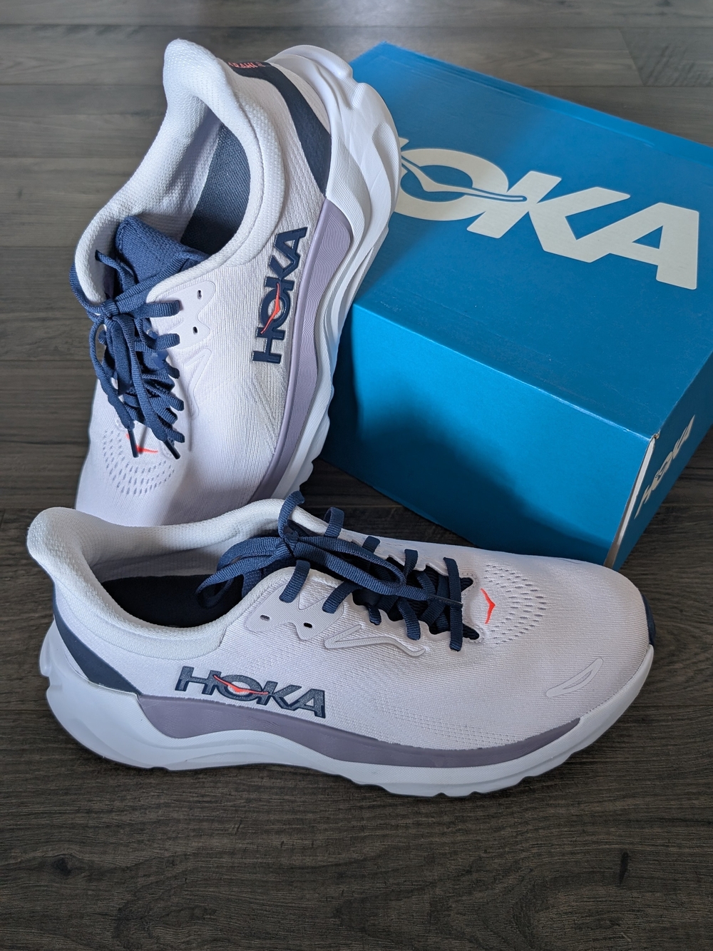 NEW WITH BOX HOKA One One Arahi 8 Women's 10.5B Starlight Glow/Midnight Blue